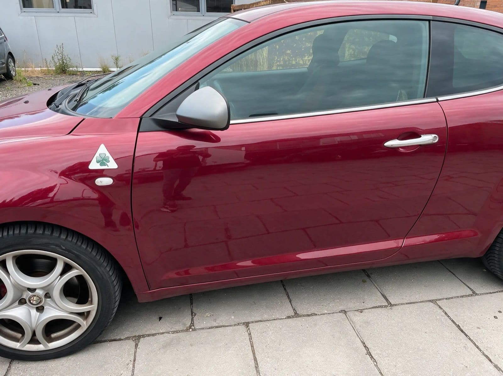 Alfa Romeo MiTo — drzwi, błotnik przedni, próg po naprawie powypadkowej w Fleet Team