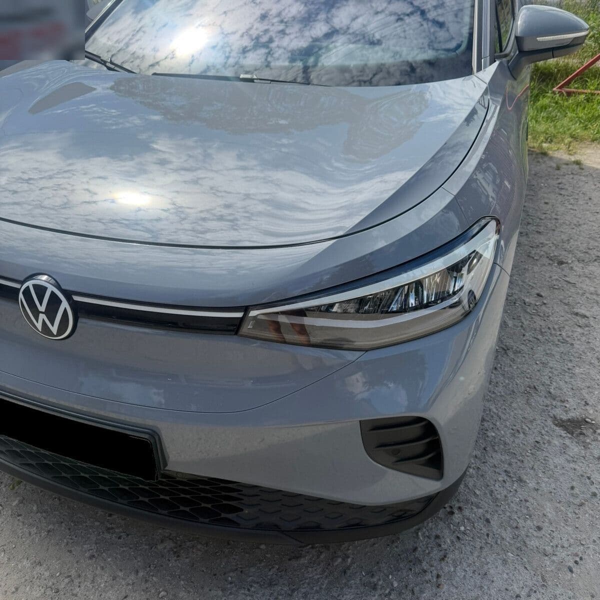 Volkswagen ID 4 — zderzak przedni, maska po naprawie powypadkowej w Fleet Team