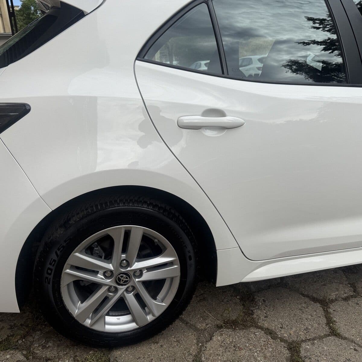 Toyota Corolla — błotnik tylny po naprawie powypadkowej w Fleet Team