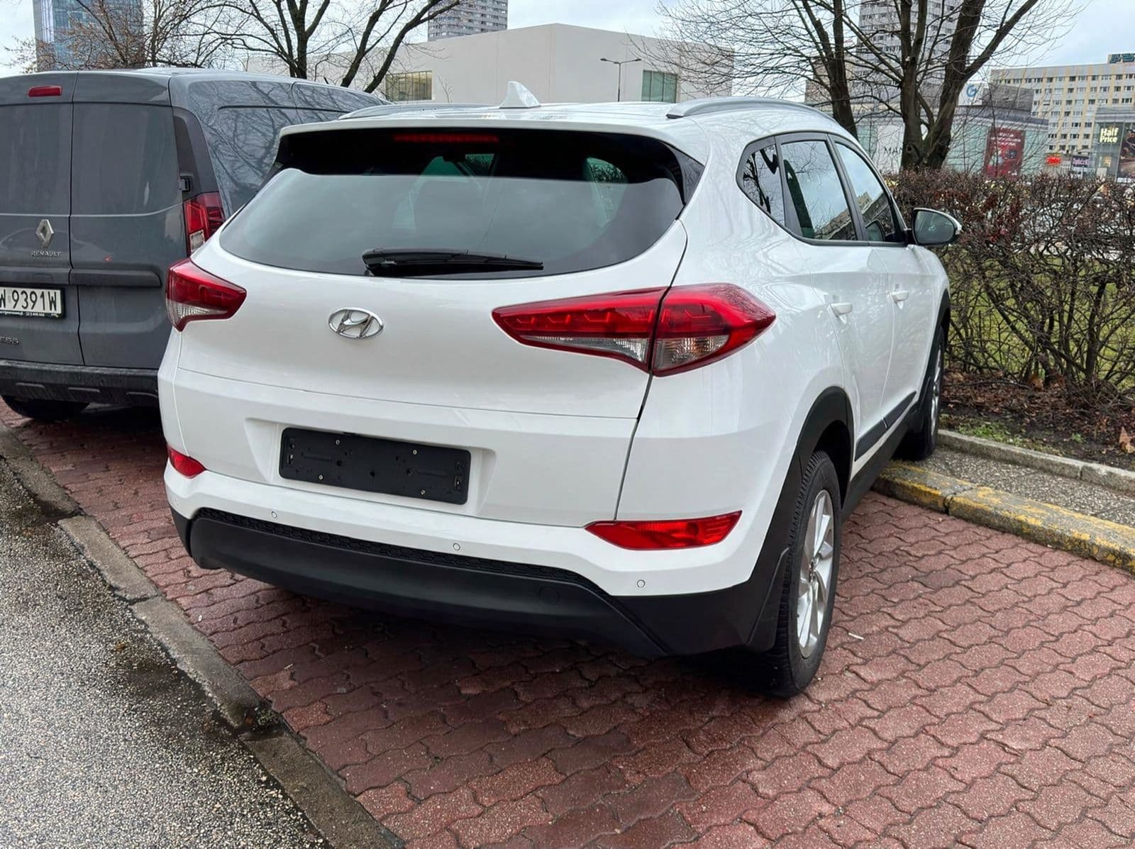 Hyundai Tucson — zderzak tylny, błotnik tylny, pas tylny, lampa po naprawie powypadkowej w Fleet Team